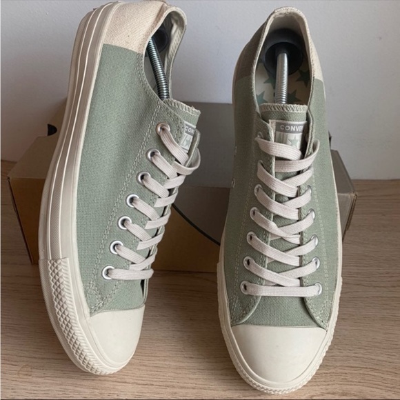 Converse Chuck Taylor Low “Multicolor"- M 11.5- W 13.5 - Picture 10 of 12